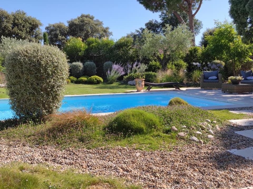 לינה וארוחת בוקר Villeneuve-lès-Avignon La Mathilde מראה חיצוני תמונה
